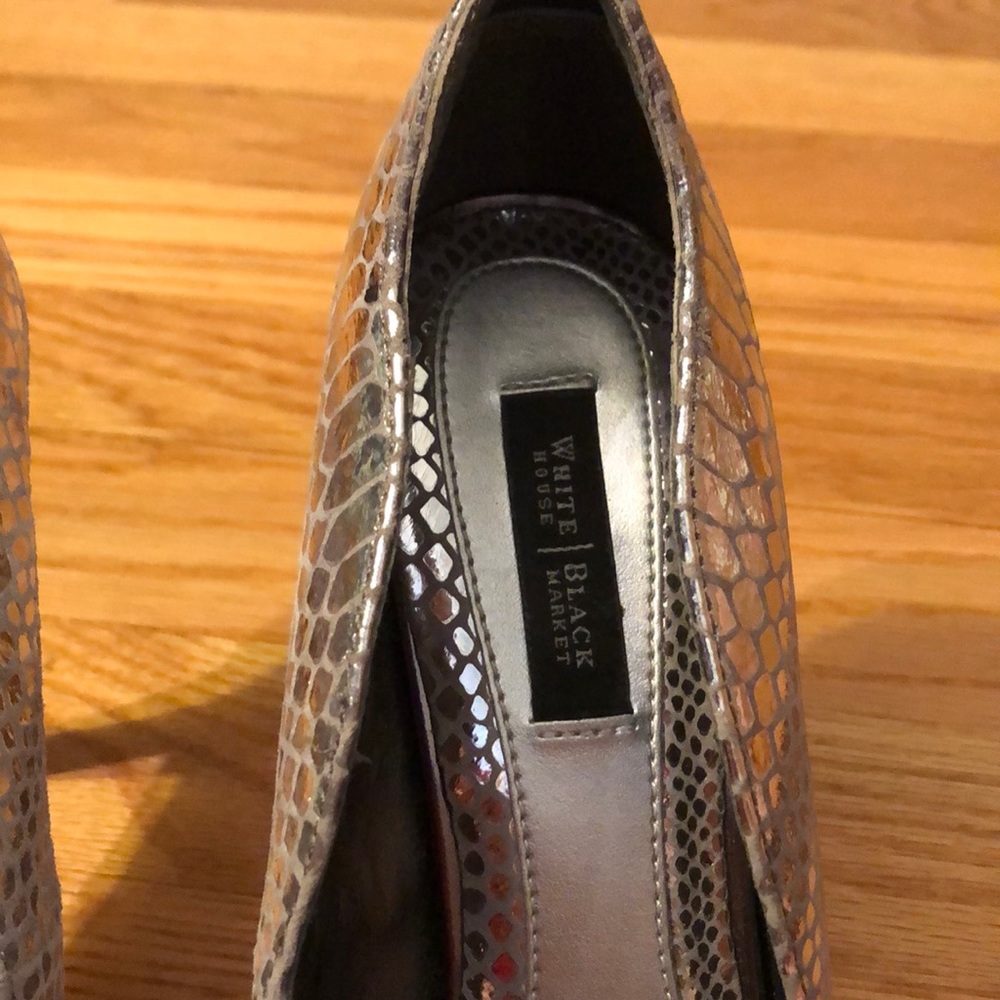 White House/Black Market Rece Snakeskin pumps - Picture 8 of 9